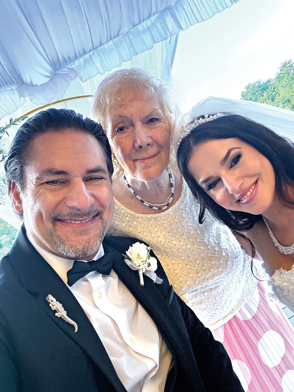 Attila édesanyja is áldását adta az ifjú párra