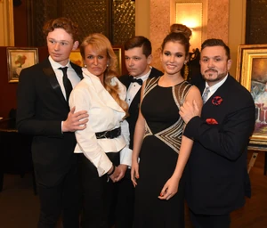 Galambos Lajcsi feleségével és gyerekeivel