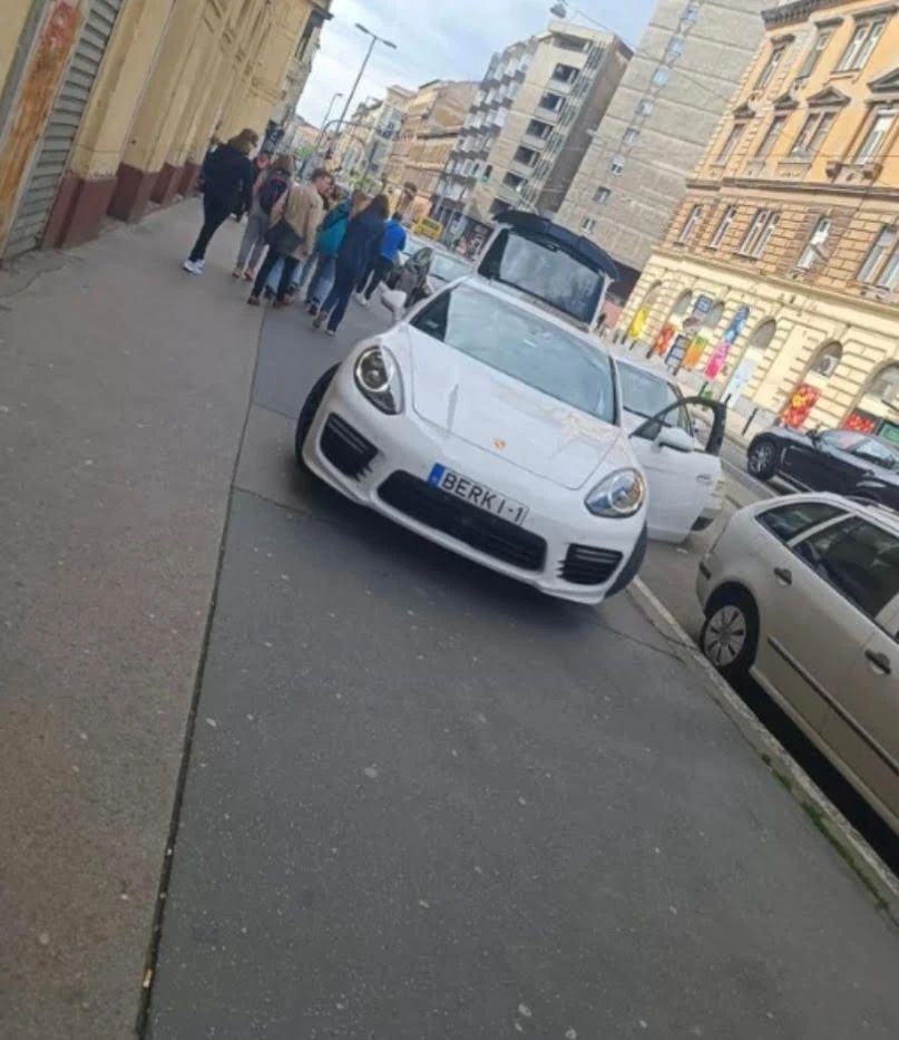 Tilosban parkoltak vele a Népszínház utcában (Fotó: Archív)