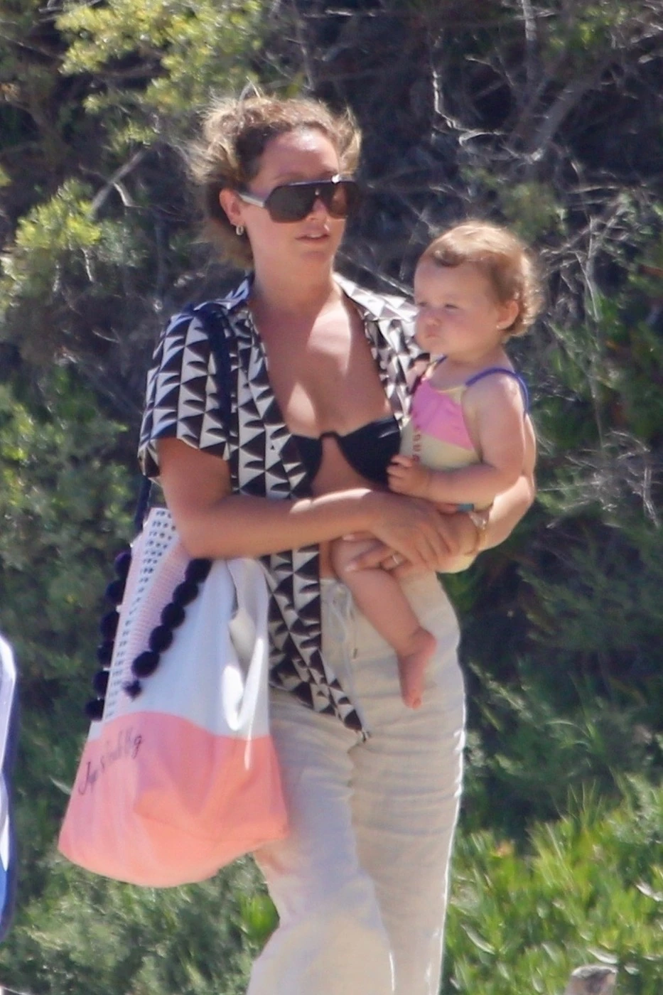 Ashley Tisdale és kislánya, Jupiter