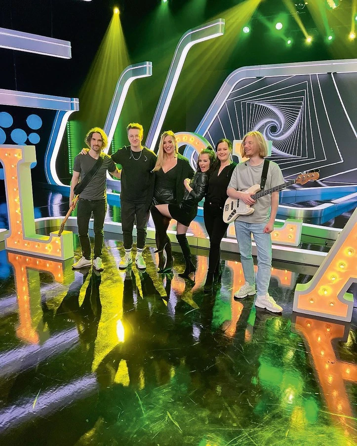 Az énekesnő a zenekarával lép fel országszerte (Fotó: Archív)