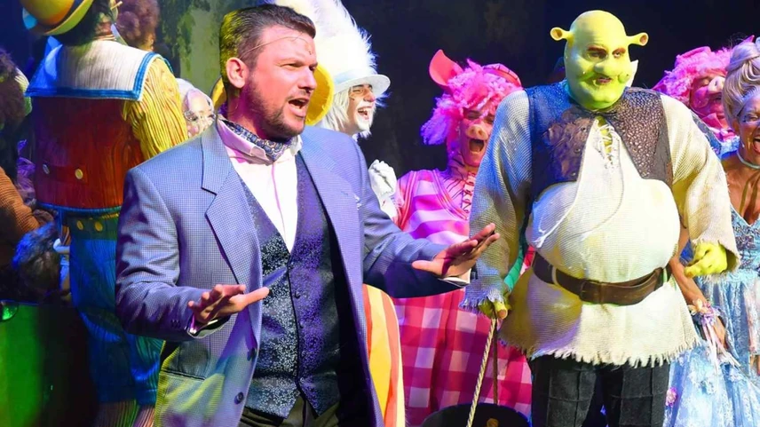 Peller Károly Shrek jelmezében égett meg