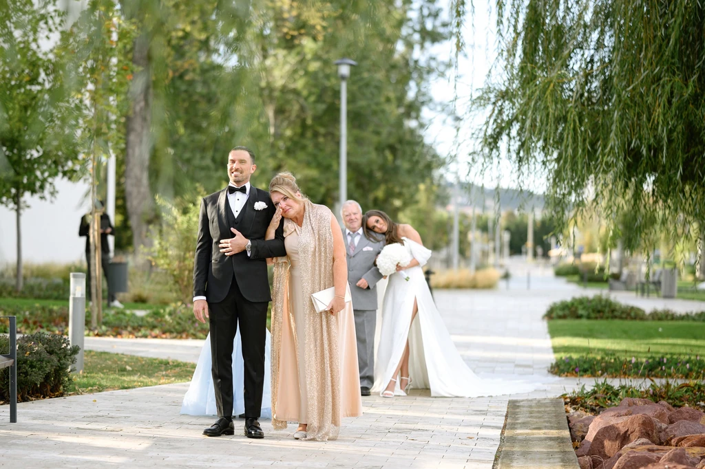 Az esküvő pillanatára kisütött a nap