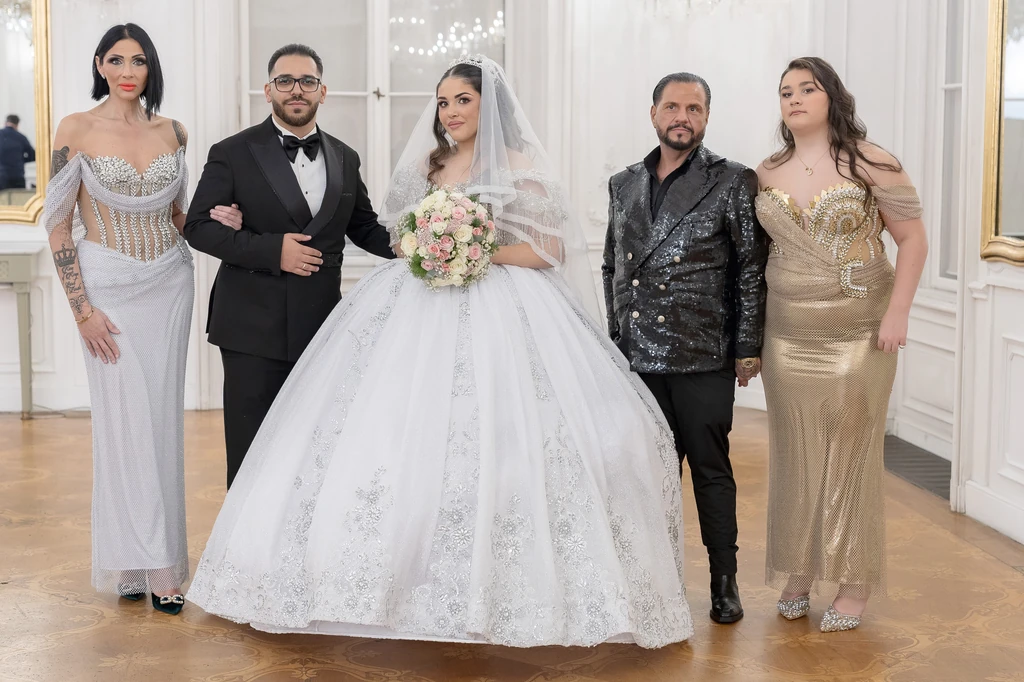 Kis Tina az esküvőjükön jelentette be, hogy kis­babát vár