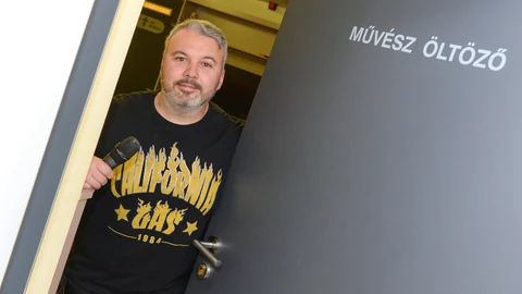 Dombóvári István már csak heti két napot lép fel, mert eldöntötte, nem fog kimaradni a fiai életéből