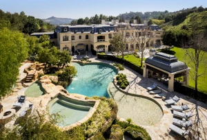 EXCLUSIVE Paris Hilton buys Mark Wahlbergs mansion for 3m after losing house in LA fire