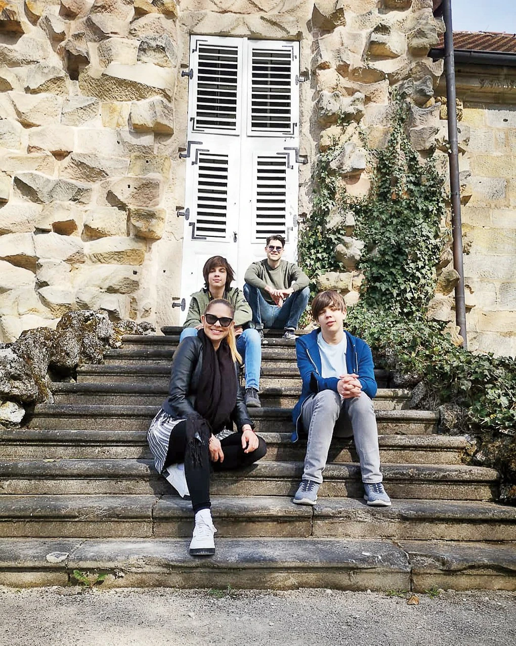 Minden évben az ikrek sütik a szülinapi tortáját (Fotó: Archív)