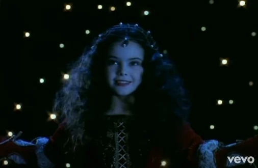 A kislány, akivel együtt szerepeltek a Presser klipben (Fotó: YouTube)