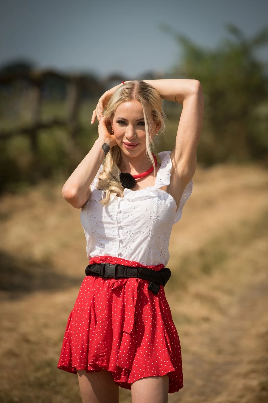 Kapára, kaszára cseréli a férfiak szerszámát (Fotó: TV2)