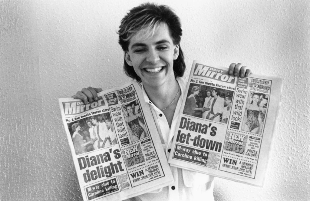 A Duran Duran frontembere, Nick Rhodes a címlapot mutatja, miszeint a csapat elsőszámú rajongója, Lady Di találkozott velük