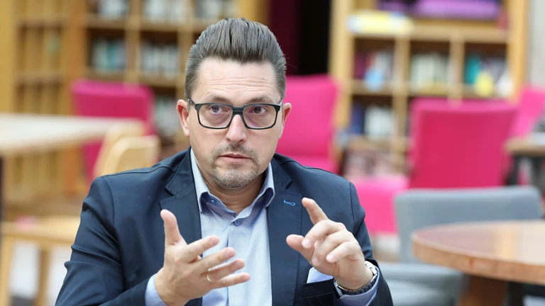 Kovács Ákos megrázó vallomása a rákbetegségéről: „Az oltár előtt egy szál gyertya fényében imádkoztunk”
