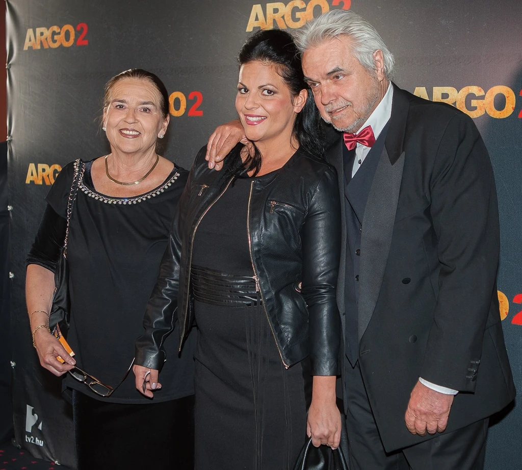 A szüleivel, Failoni Donatellával és Oszter Sándorral (Fotó: Birton Szabolcs/fotocentral.hu)