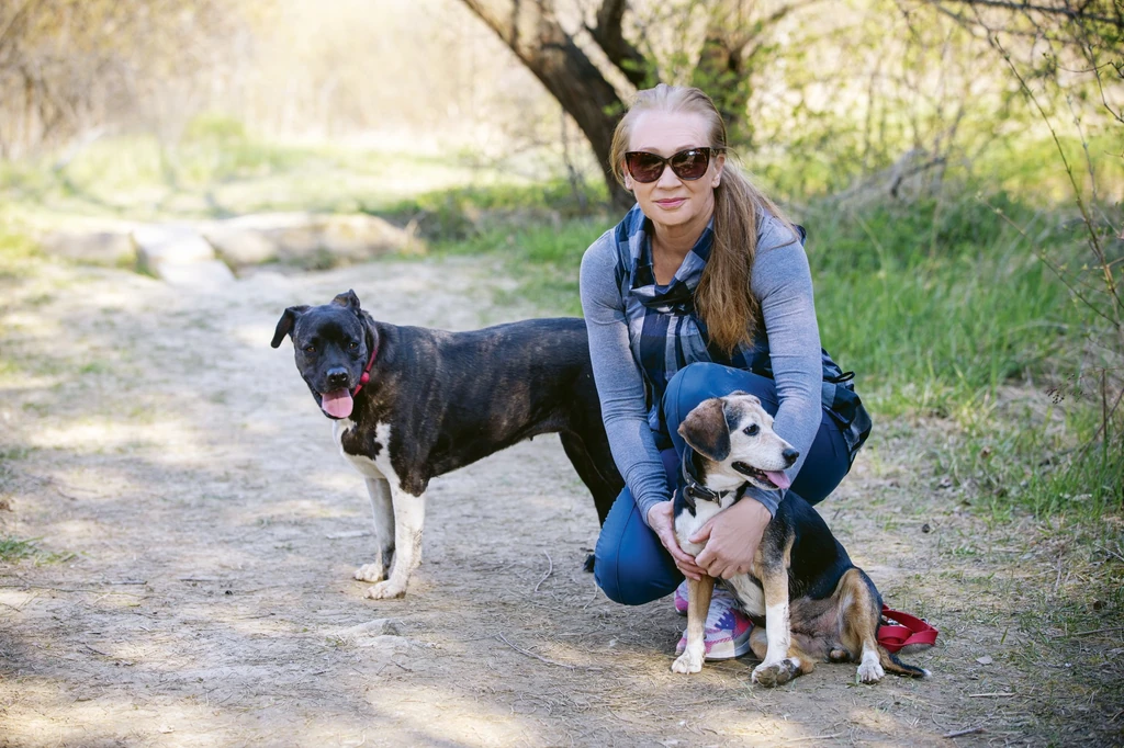 Pocok és Tami hű társai a művésznőnek (Fotó: Birton Szabolcs)