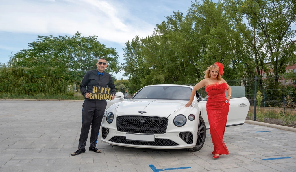 Bea az ajándék Bentley-vel