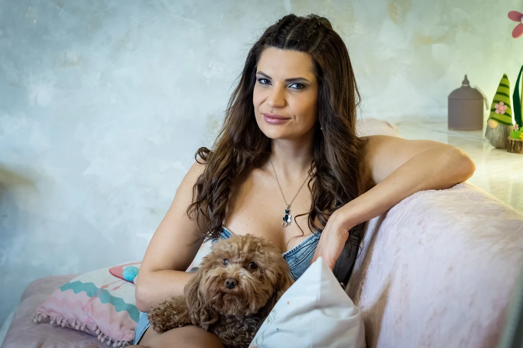 Dávid Petra és kutyája, Manó