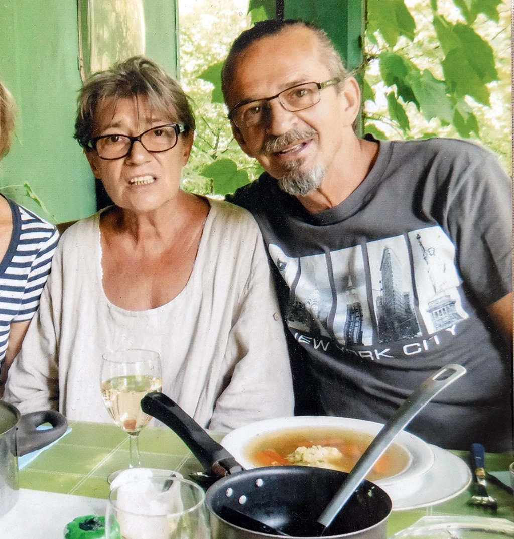 Feleség és férj egy családi ebéden (Fotó: Archív)