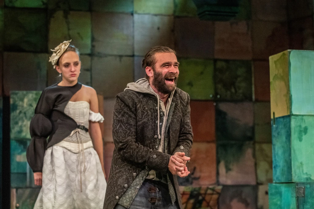 Rusznák Andrással a Csapodárok című előadásban (Fotó: Story-Best Magán/fotocentral.hu)