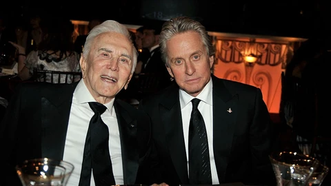 Vajon köze lehetett Michael Douglas apjának, Kirk Douglasnek a rejtélyes ügyhöz?