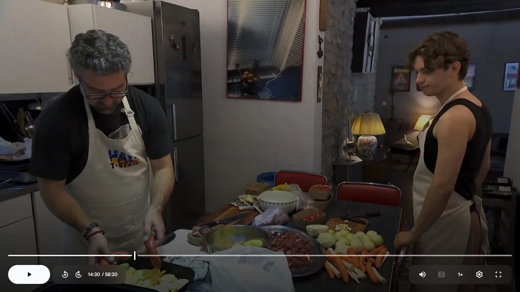 Molnár Viktor és fia számára ismeretlen fogalom a mérték: többfogásos menüsort készítettek. fotó: Tv2
