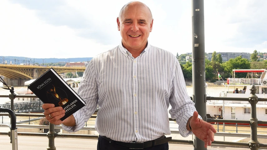 Rónai Egon hamarosan a Játékszín színpadán tűnik fel