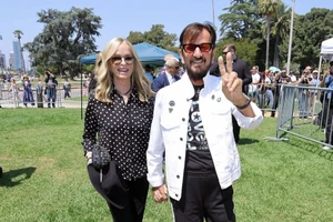 Barbara Bach 45 éve Ringo Starr felesége, a házaspár most júliusban is remek hangulatban volt