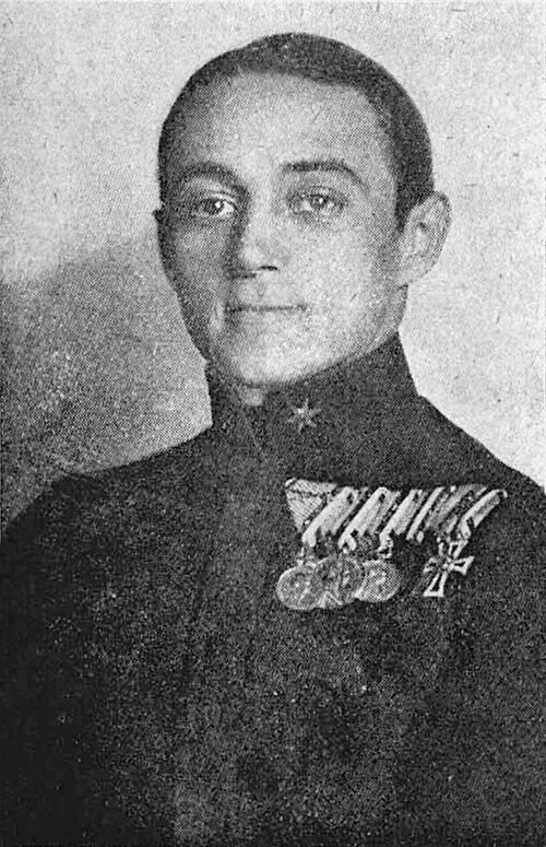 Egyed Zoltán újságíró találta ki számára a Karády művésznevet