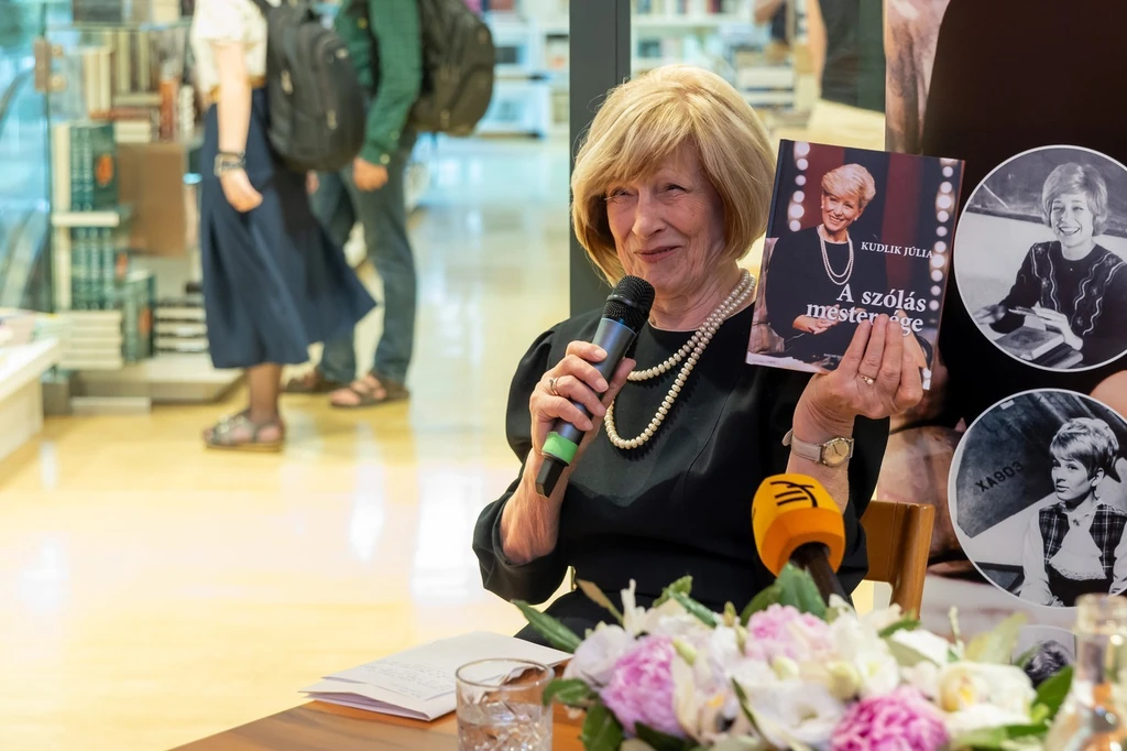 Kudlik Júlia könyvének címe: A szólás mestersége