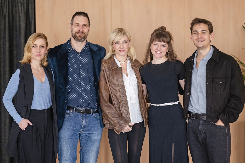 A renitens szereplői