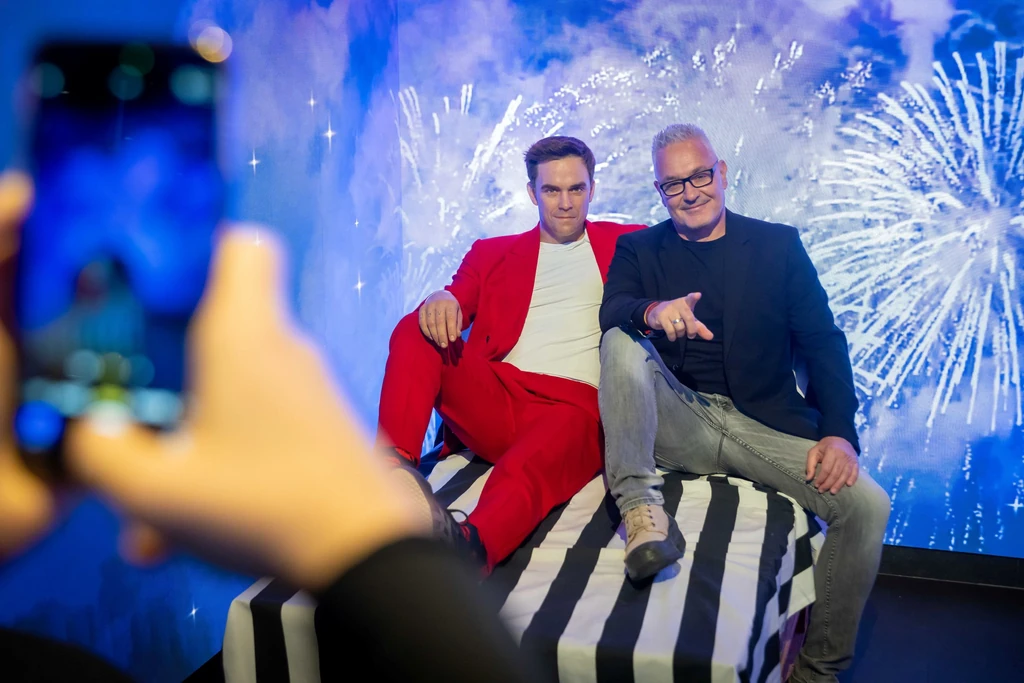 Abaházi Csaba is készített vele egy közös képet (Fotó: Madame Tussauds Budapest)