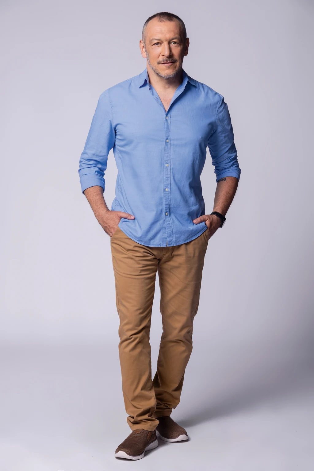 A Belmondo énekese a nehézsúlyban indul