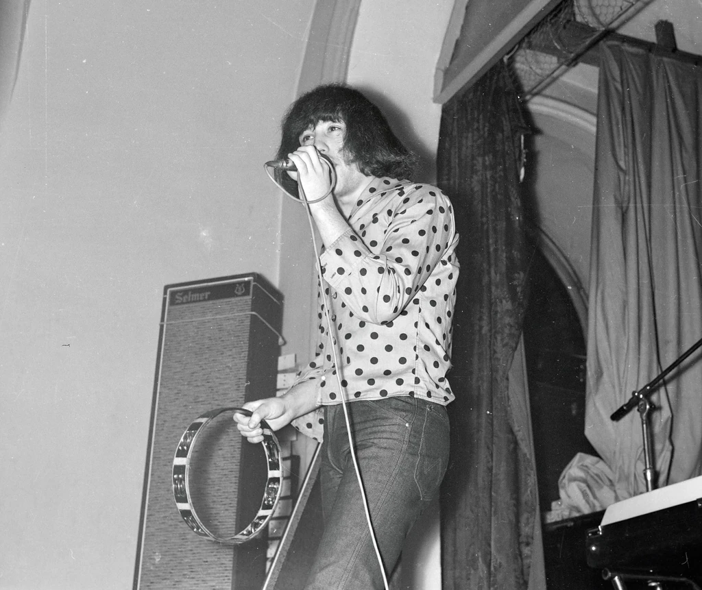 Fenyő 16 évesen írta meg a Csavard fel a szőnyeget című slágert (Fotó: Fortepan/Domokos József)