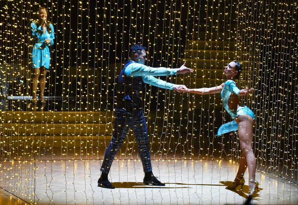 Rumbájuk alatt Szekeres Adrien énekelt (Fotó: Olajos Piroska)