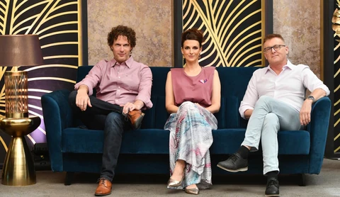 Hazassag elso latasra borito