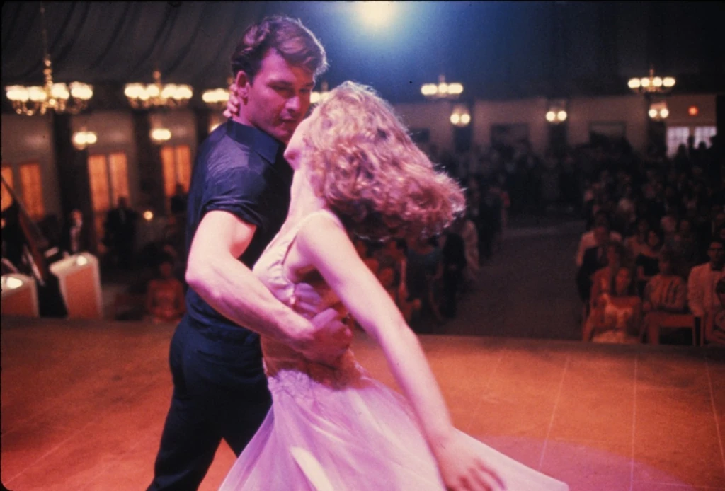 Patrick Swayze és Jennifer Grey a film egyik ikonikus jelenetében (Fotó: Profimedia)