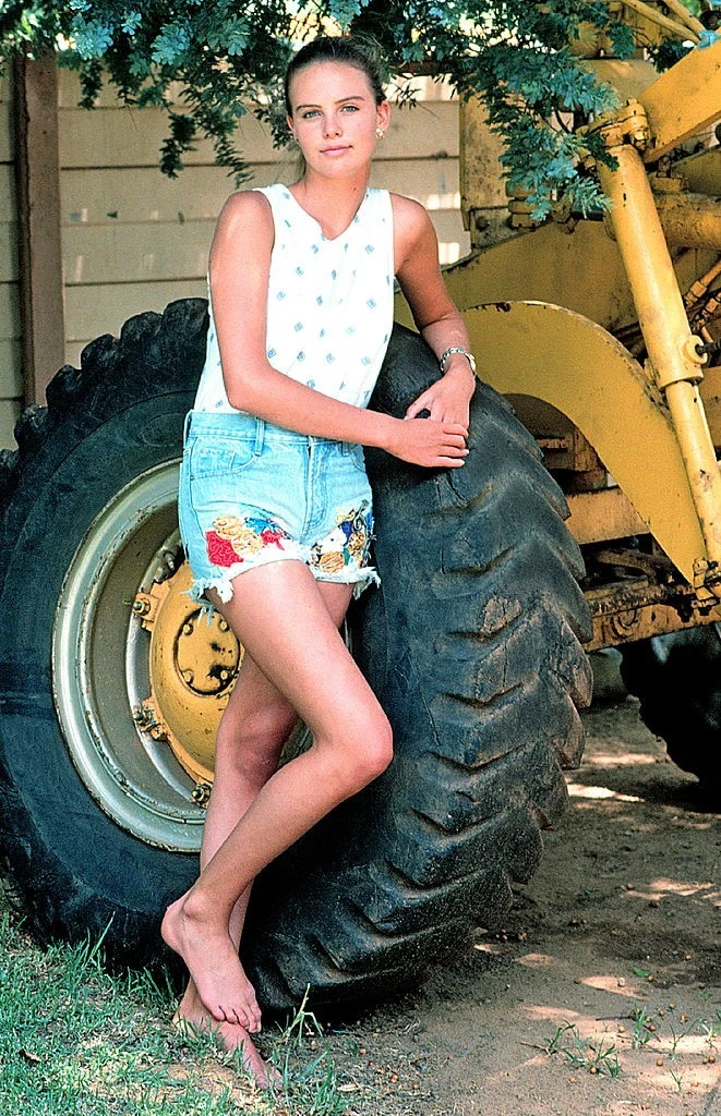 Charlize 1992-ben, 17 évesen Dél-Afrikában