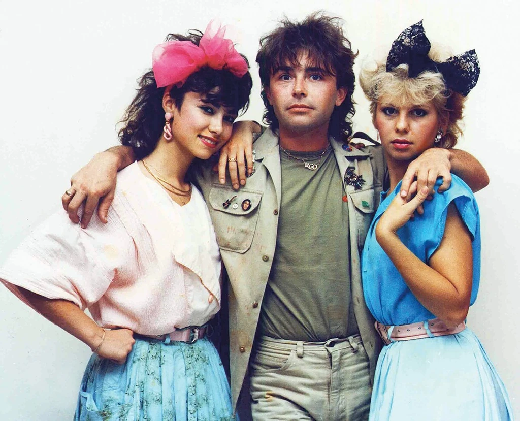 Szikora Róbert az R-GO első Gidáival (Fotó: Smagpictures)