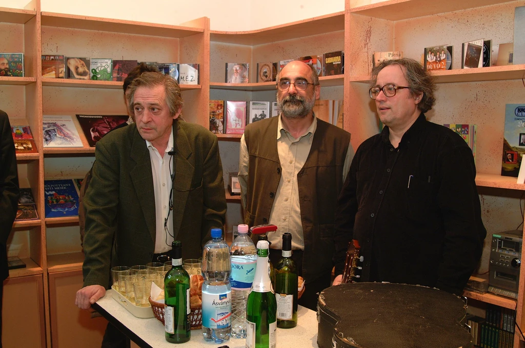Jordán Tamás, Gryllus Dániel és Sebő Ferenc egy könyvbemutatón 