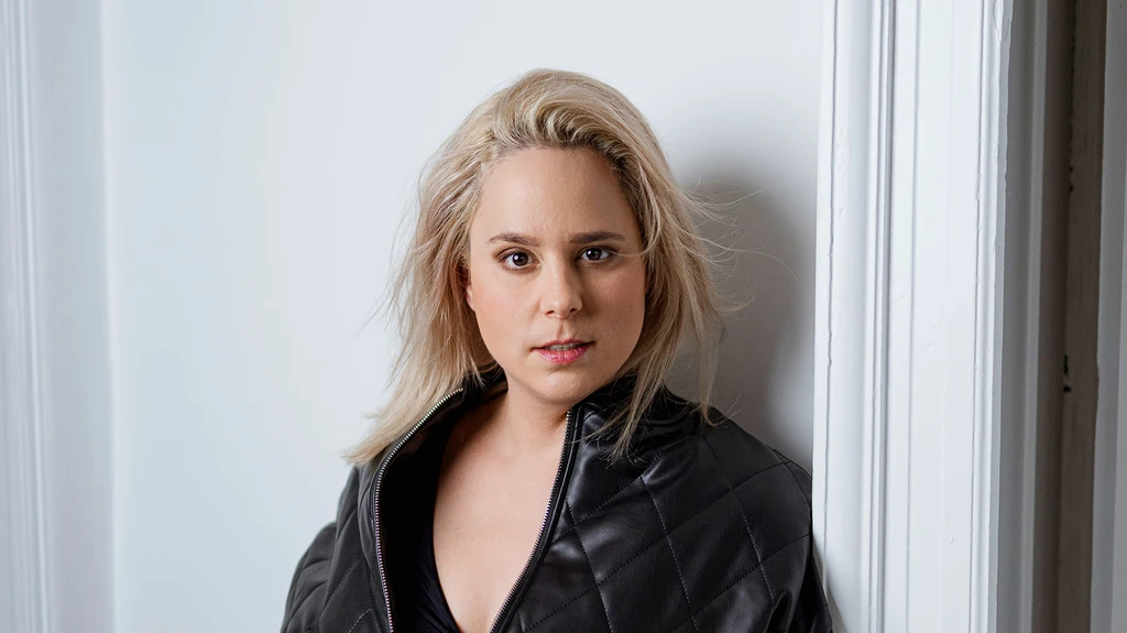 Tarján Zsófi a Honeybeast frontembere