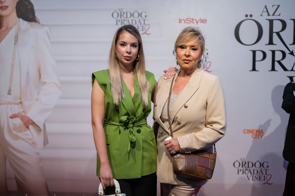 Szulák Andrea és lánya, Gyarmati Rozina egy filmbemutatón