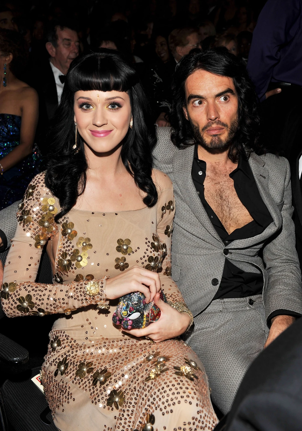 Russell Brand drága, de számára talán nem túl vonzó ajándékot kapott