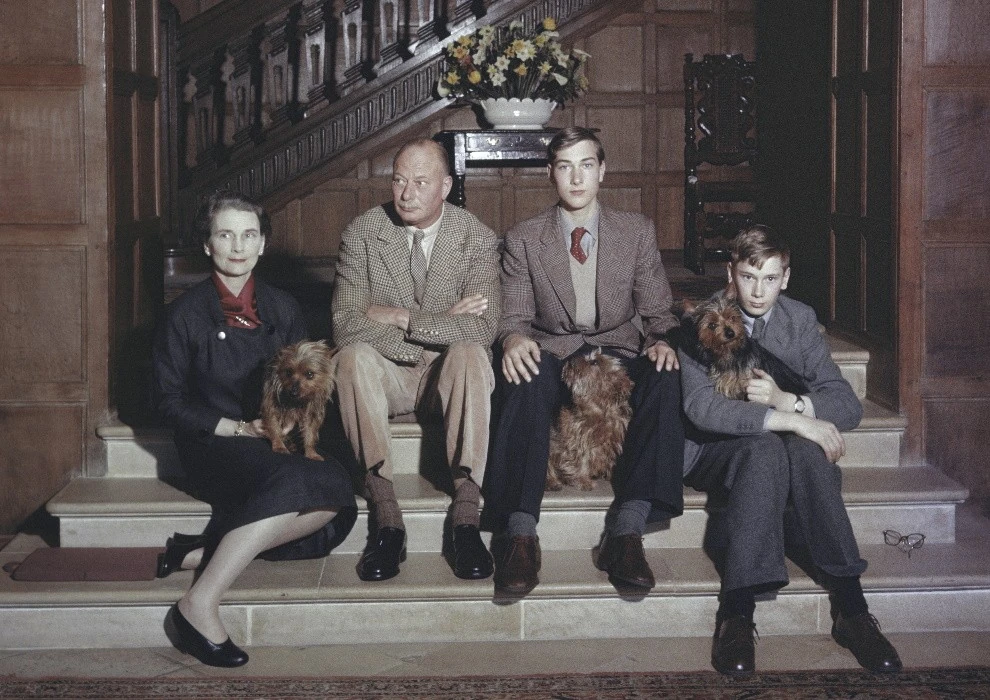 Az ifjú Vilmos herceg testvérével és szüleivel (Fotó: Getty Images)