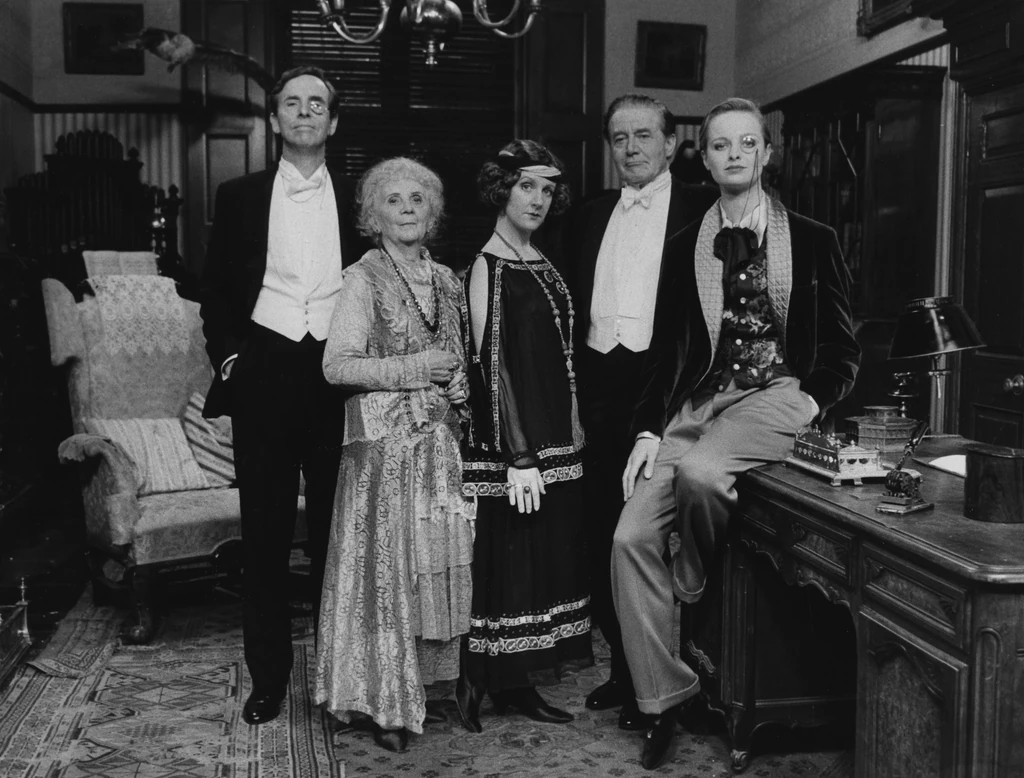 A Meldrum család – balról jobbra: Teddy, Lady Lavender Southwick, Miss Poppy, Lord Meldrum és Miss Cissy (Fotó: Getty Images)