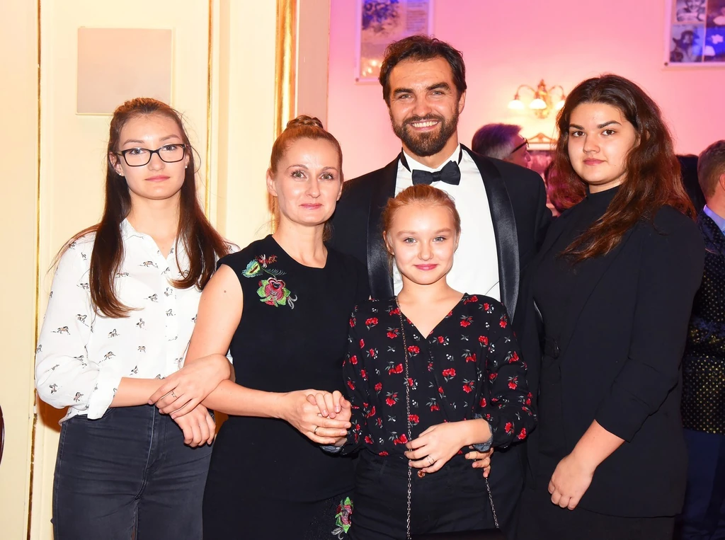 Dolhai Attila és gyönyörű családja (Fotó: Olajos Piroska/fotocentral.hu)