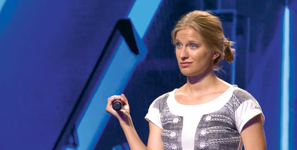 Rékasi Károly és Détár Enikő lánya, Eszter produkcióját szülei hírneve sem tudta megmenteni