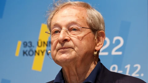 Ehunyt Nádas Péter