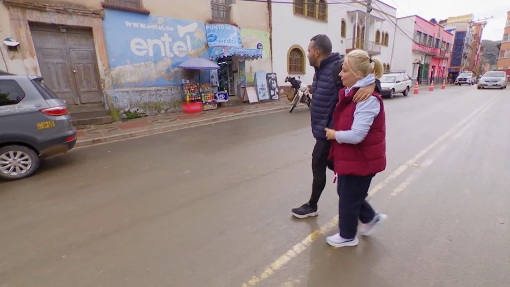 Edina megijedt, amikor nem találta a telefonját az Ázsia Expressz első napján. Másnap le is kellett adniuk a készüléket