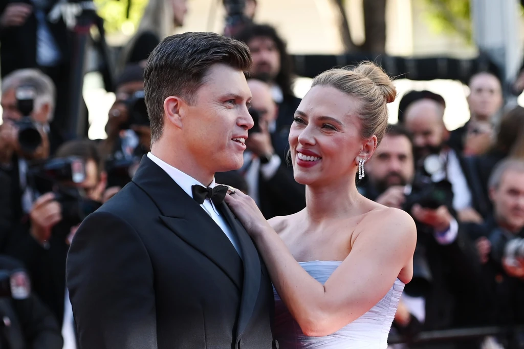 scarlett johansson colin jost