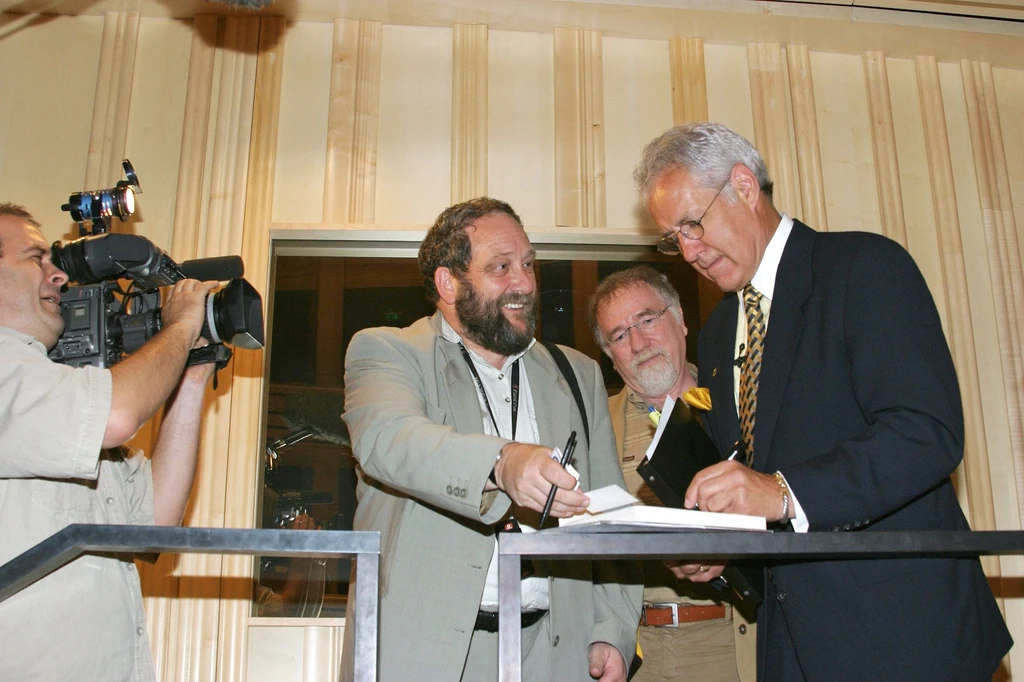 Kerényi Péter és Vágó István a legendás amerikai műsorvezető, Alex Trebek társaságában (Fotó: Archív)