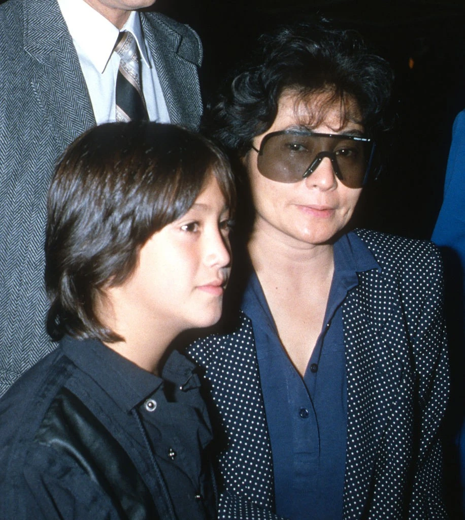 Yoko a fiával 1985-ben