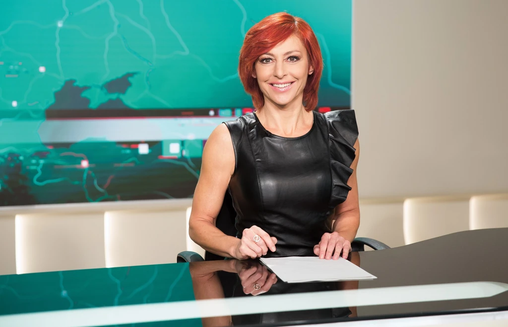 Vagány, különleges ruhákban vezeti a Híradót, nem kiskosztümben (Fotó: RTL Klub)